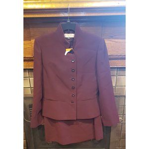 TAHARI Arthur S. Levine Classy & Formal Maroon Suit with Leather Buttons